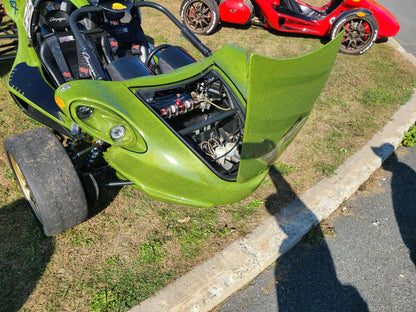 Front end with hood opening